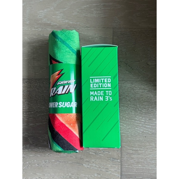 RARE Gatorade Lower Sugar x Caitlin Clark Rain Berry Capsule /2200 LE IN HAND ❤️ - Picture 2 of 5